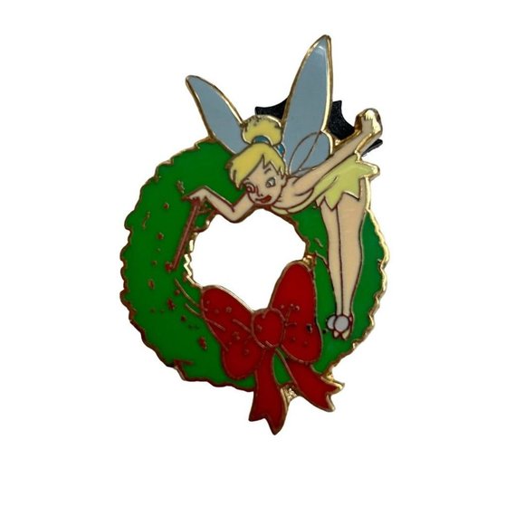 Disney Catalog Tinkerbell Holiday Wreath Pin Limited Edition 1500 7/8" x 1 5/8" - Picture 5 of 6
